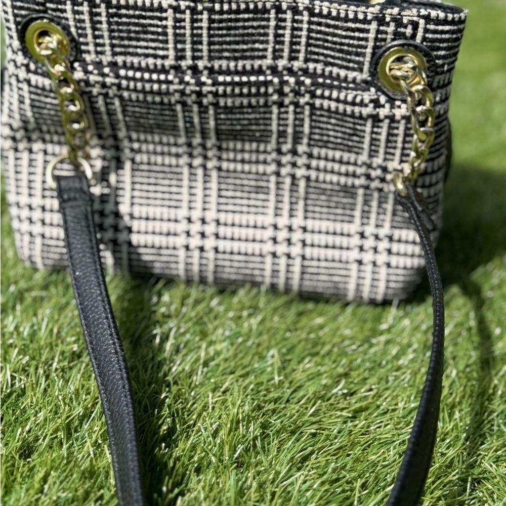 Liz Claiborne Floral Embroidered Shoulder Bag - Black & White Chain Strap - Picture 11 of 15